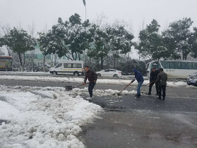 大雪中的南環人3.jpg